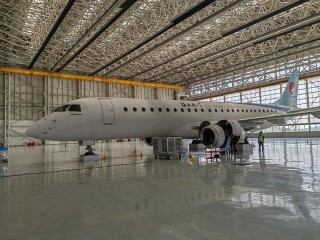 Самолет Embraer ERJ190-100LR, 2015 г.
