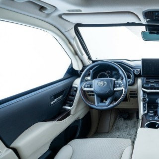 Бронированный LAND CRUISER 300