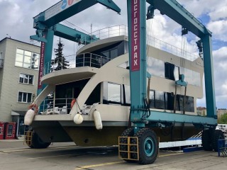 Дом на воде Cruise 140