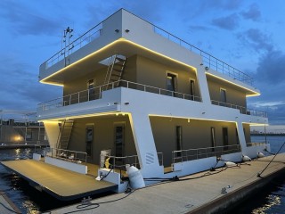 Дом на воде Familia 250