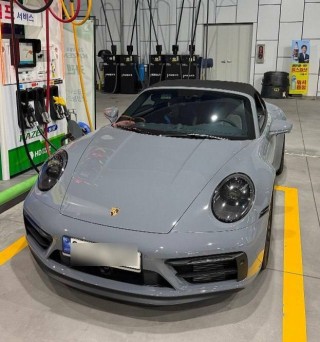 Porsche 911 4 GTS