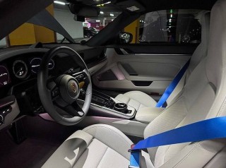Porsche 911 4 GTS