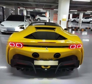 Ferrari SF90 Stradalle, 2021 г.