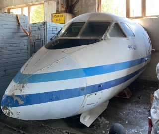 Кабина самолета Як-40
