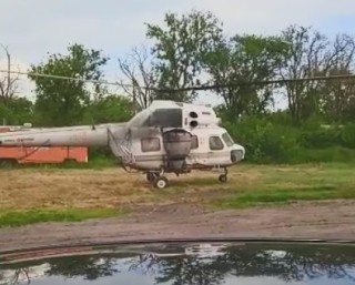 Два вертолёта Ми-2