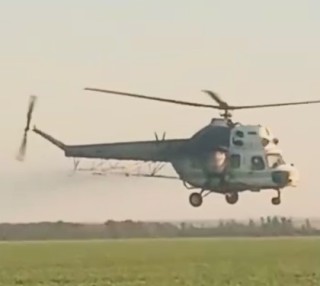Два вертолёта Ми-2
