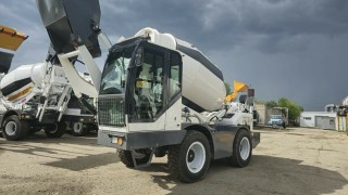 Бетоносмеситель YNIX QGMC6000