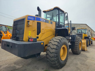 Фронтальный погрузчик SEM 655D