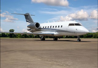 Самолет Bombardier Challenger 604