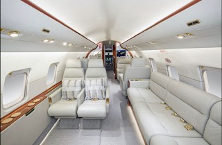 Самолет Bombardier Challenger 604