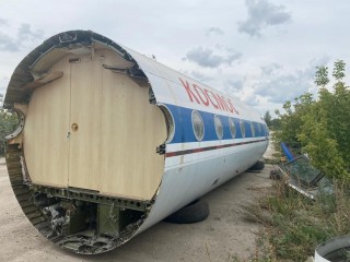 Кабина с частью фюзеляжа Ту-134