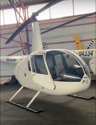 Вертолет Robinson R44