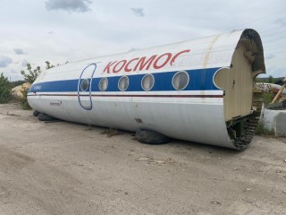 Кабина с частью фюзеляжа Ту-134