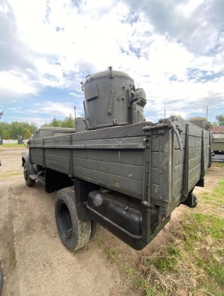 ЗиЛ-130 с аэродромным прожектором АПМ-90