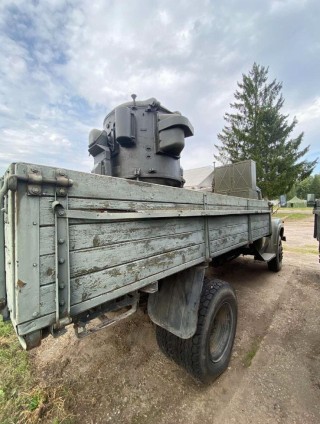 ЗиЛ-130 с аэродромным прожектором АПМ-90