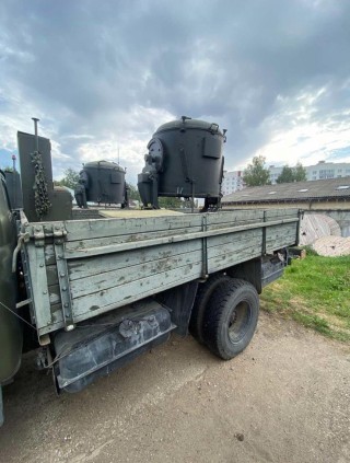 ЗиЛ-130 с аэродромным прожектором АПМ-90
