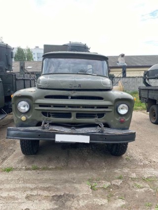 ЗиЛ-130 с аэродромным прожектором АПМ-90