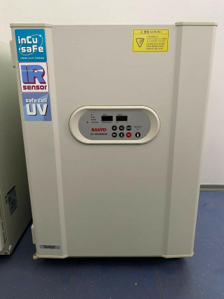 Углекислотный CO2 инкубатор SANYO MCO-18