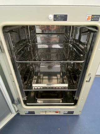 Углекислотный CO2 инкубатор SANYO MCO-18