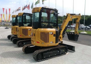 Гусеничный мини экскаватор САТ303CR