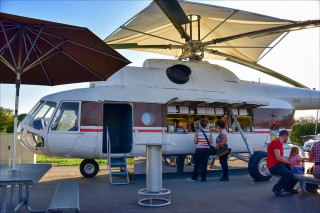Ми-8, настоящий вертолет для кафе