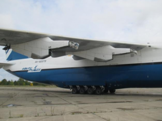 Самолет Ан-124-100