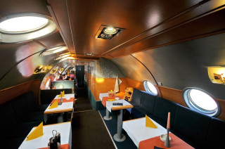 Самолет Ту-134, списанный