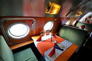 Самолет Ту-134, списанный